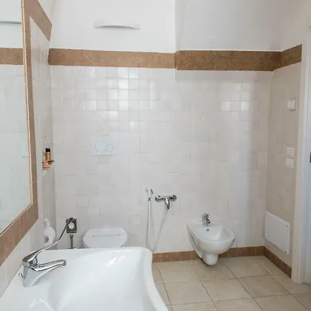 Asfodelo Agriturismo Κατάλυμα σε φάρμα *